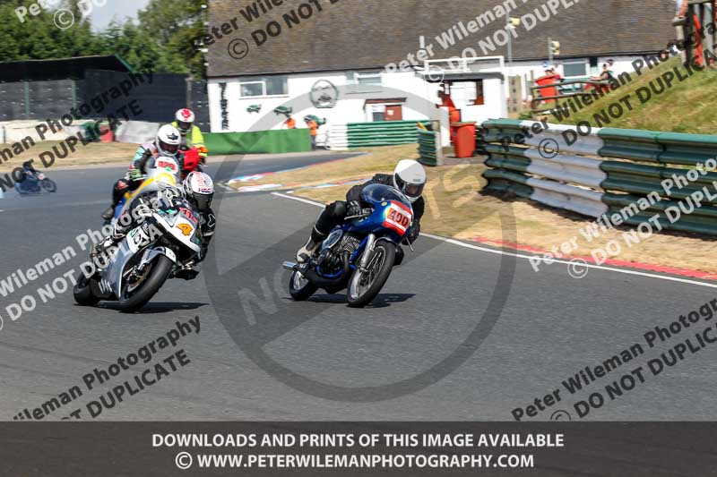 Vintage motorcycle club;eventdigitalimages;mallory park;mallory park trackday photographs;no limits trackdays;peter wileman photography;trackday digital images;trackday photos;vmcc festival 1000 bikes photographs