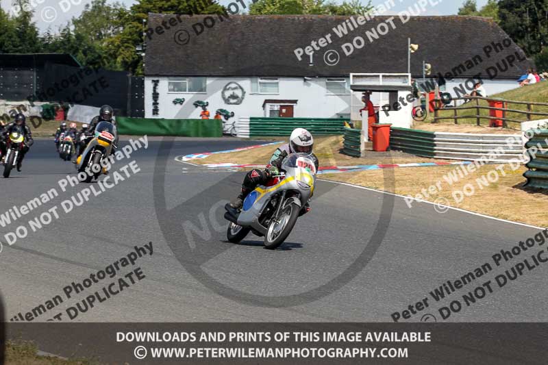 Vintage motorcycle club;eventdigitalimages;mallory park;mallory park trackday photographs;no limits trackdays;peter wileman photography;trackday digital images;trackday photos;vmcc festival 1000 bikes photographs