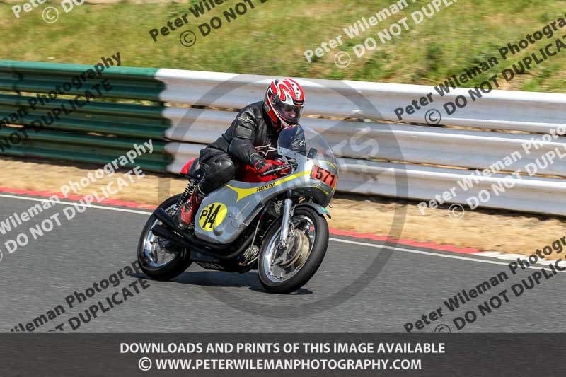 Vintage motorcycle club;eventdigitalimages;mallory park;mallory park trackday photographs;no limits trackdays;peter wileman photography;trackday digital images;trackday photos;vmcc festival 1000 bikes photographs