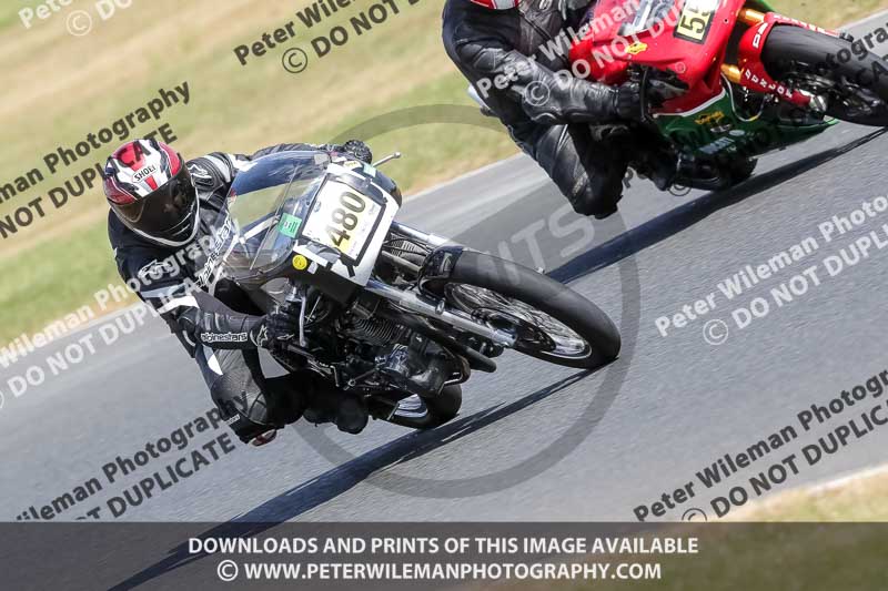 Vintage motorcycle club;eventdigitalimages;mallory park;mallory park trackday photographs;no limits trackdays;peter wileman photography;trackday digital images;trackday photos;vmcc festival 1000 bikes photographs