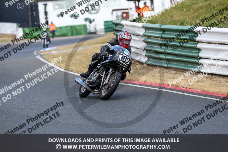 Vintage motorcycle club;eventdigitalimages;mallory park;mallory park trackday photographs;no limits trackdays;peter wileman photography;trackday digital images;trackday photos;vmcc festival 1000 bikes photographs