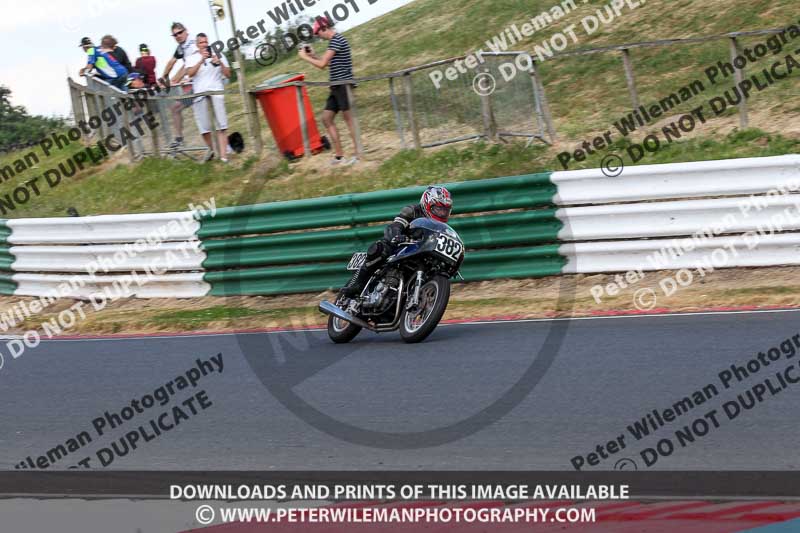 Vintage motorcycle club;eventdigitalimages;mallory park;mallory park trackday photographs;no limits trackdays;peter wileman photography;trackday digital images;trackday photos;vmcc festival 1000 bikes photographs