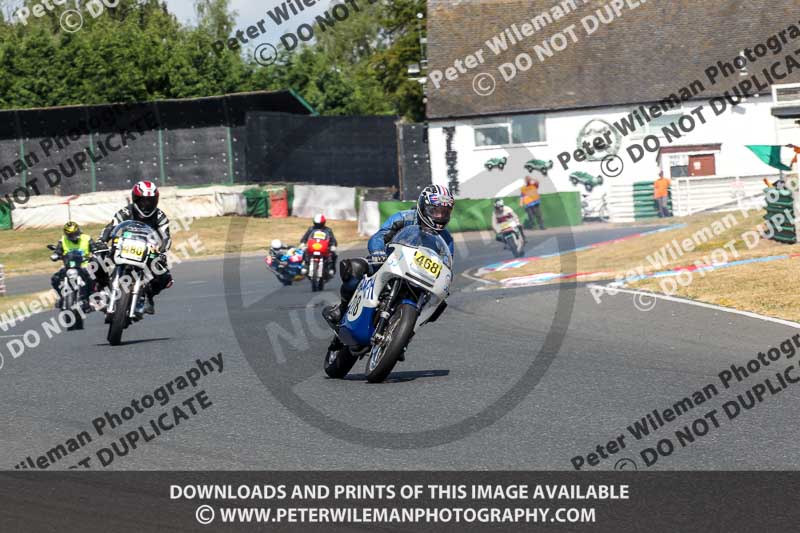 Vintage motorcycle club;eventdigitalimages;mallory park;mallory park trackday photographs;no limits trackdays;peter wileman photography;trackday digital images;trackday photos;vmcc festival 1000 bikes photographs