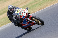 Vintage-motorcycle-club;eventdigitalimages;mallory-park;mallory-park-trackday-photographs;no-limits-trackdays;peter-wileman-photography;trackday-digital-images;trackday-photos;vmcc-festival-1000-bikes-photographs