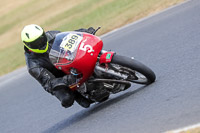 Vintage-motorcycle-club;eventdigitalimages;mallory-park;mallory-park-trackday-photographs;no-limits-trackdays;peter-wileman-photography;trackday-digital-images;trackday-photos;vmcc-festival-1000-bikes-photographs
