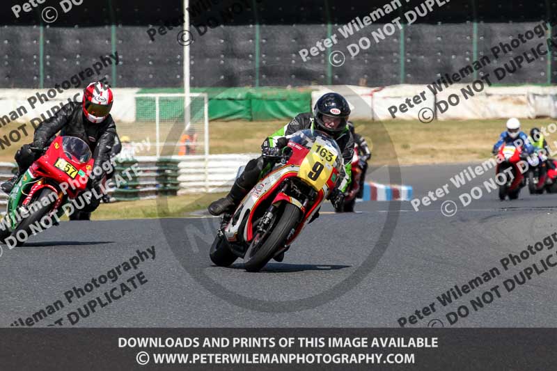 Vintage motorcycle club;eventdigitalimages;mallory park;mallory park trackday photographs;no limits trackdays;peter wileman photography;trackday digital images;trackday photos;vmcc festival 1000 bikes photographs