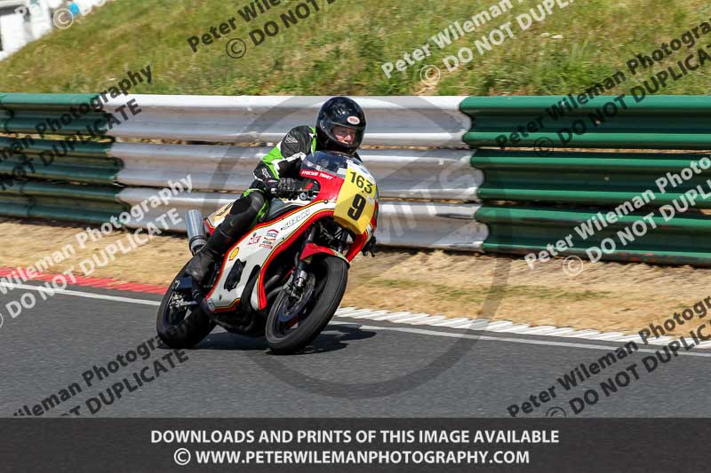 Vintage motorcycle club;eventdigitalimages;mallory park;mallory park trackday photographs;no limits trackdays;peter wileman photography;trackday digital images;trackday photos;vmcc festival 1000 bikes photographs