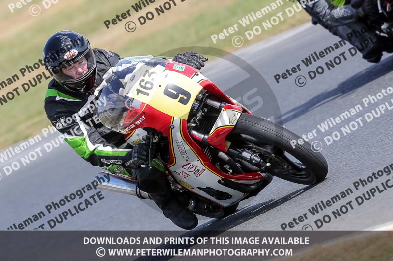 Vintage motorcycle club;eventdigitalimages;mallory park;mallory park trackday photographs;no limits trackdays;peter wileman photography;trackday digital images;trackday photos;vmcc festival 1000 bikes photographs