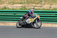 Vintage-motorcycle-club;eventdigitalimages;mallory-park;mallory-park-trackday-photographs;no-limits-trackdays;peter-wileman-photography;trackday-digital-images;trackday-photos;vmcc-festival-1000-bikes-photographs