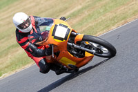 Vintage-motorcycle-club;eventdigitalimages;mallory-park;mallory-park-trackday-photographs;no-limits-trackdays;peter-wileman-photography;trackday-digital-images;trackday-photos;vmcc-festival-1000-bikes-photographs