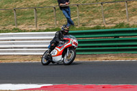 Vintage-motorcycle-club;eventdigitalimages;mallory-park;mallory-park-trackday-photographs;no-limits-trackdays;peter-wileman-photography;trackday-digital-images;trackday-photos;vmcc-festival-1000-bikes-photographs