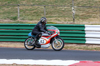 Vintage-motorcycle-club;eventdigitalimages;mallory-park;mallory-park-trackday-photographs;no-limits-trackdays;peter-wileman-photography;trackday-digital-images;trackday-photos;vmcc-festival-1000-bikes-photographs