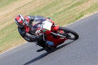 Vintage-motorcycle-club;eventdigitalimages;mallory-park;mallory-park-trackday-photographs;no-limits-trackdays;peter-wileman-photography;trackday-digital-images;trackday-photos;vmcc-festival-1000-bikes-photographs
