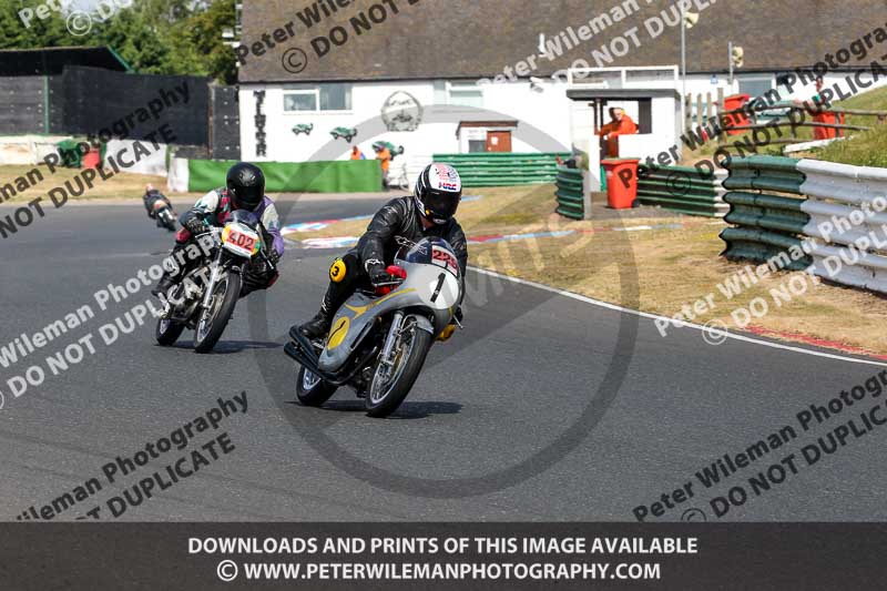 Vintage motorcycle club;eventdigitalimages;mallory park;mallory park trackday photographs;no limits trackdays;peter wileman photography;trackday digital images;trackday photos;vmcc festival 1000 bikes photographs