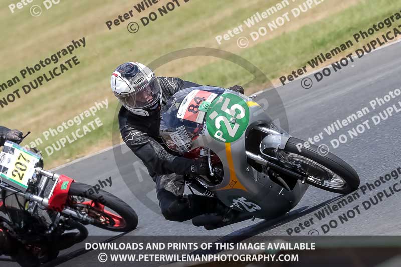 Vintage motorcycle club;eventdigitalimages;mallory park;mallory park trackday photographs;no limits trackdays;peter wileman photography;trackday digital images;trackday photos;vmcc festival 1000 bikes photographs