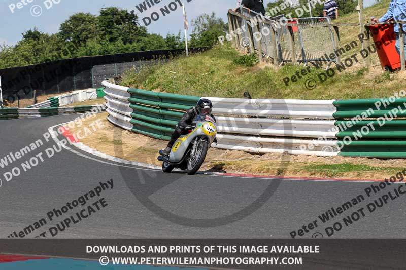 Vintage motorcycle club;eventdigitalimages;mallory park;mallory park trackday photographs;no limits trackdays;peter wileman photography;trackday digital images;trackday photos;vmcc festival 1000 bikes photographs