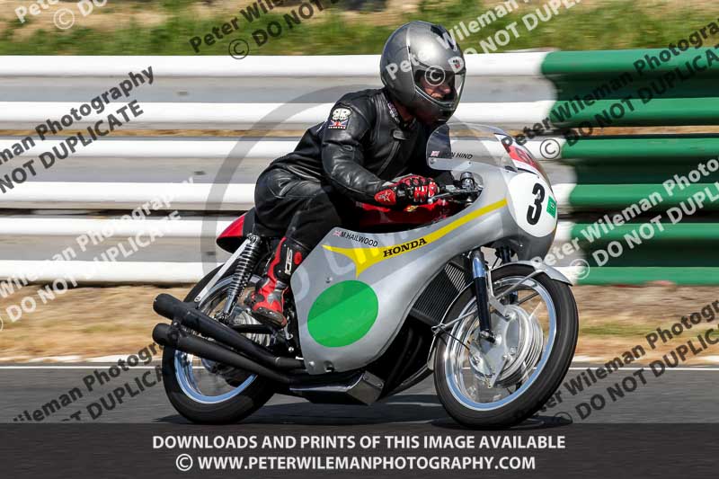 Vintage motorcycle club;eventdigitalimages;mallory park;mallory park trackday photographs;no limits trackdays;peter wileman photography;trackday digital images;trackday photos;vmcc festival 1000 bikes photographs