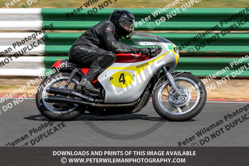 Vintage motorcycle club;eventdigitalimages;mallory park;mallory park trackday photographs;no limits trackdays;peter wileman photography;trackday digital images;trackday photos;vmcc festival 1000 bikes photographs