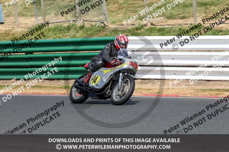 Vintage motorcycle club;eventdigitalimages;mallory park;mallory park trackday photographs;no limits trackdays;peter wileman photography;trackday digital images;trackday photos;vmcc festival 1000 bikes photographs