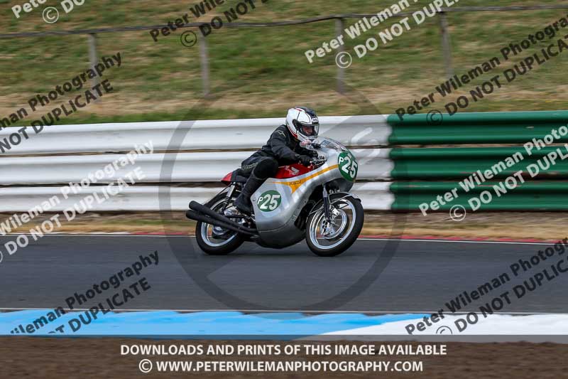 Vintage motorcycle club;eventdigitalimages;mallory park;mallory park trackday photographs;no limits trackdays;peter wileman photography;trackday digital images;trackday photos;vmcc festival 1000 bikes photographs