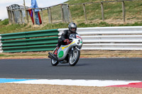 Vintage-motorcycle-club;eventdigitalimages;mallory-park;mallory-park-trackday-photographs;no-limits-trackdays;peter-wileman-photography;trackday-digital-images;trackday-photos;vmcc-festival-1000-bikes-photographs