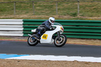 Vintage-motorcycle-club;eventdigitalimages;mallory-park;mallory-park-trackday-photographs;no-limits-trackdays;peter-wileman-photography;trackday-digital-images;trackday-photos;vmcc-festival-1000-bikes-photographs