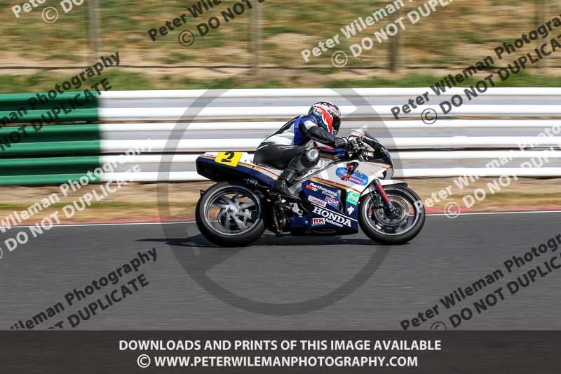 Vintage motorcycle club;eventdigitalimages;mallory park;mallory park trackday photographs;no limits trackdays;peter wileman photography;trackday digital images;trackday photos;vmcc festival 1000 bikes photographs
