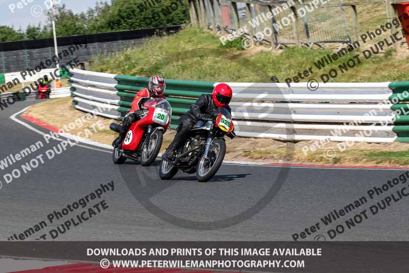 Vintage motorcycle club;eventdigitalimages;mallory park;mallory park trackday photographs;no limits trackdays;peter wileman photography;trackday digital images;trackday photos;vmcc festival 1000 bikes photographs