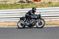 Vintage-motorcycle-club;eventdigitalimages;mallory-park;mallory-park-trackday-photographs;no-limits-trackdays;peter-wileman-photography;trackday-digital-images;trackday-photos;vmcc-festival-1000-bikes-photographs