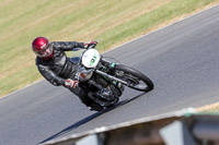 Vintage-motorcycle-club;eventdigitalimages;mallory-park;mallory-park-trackday-photographs;no-limits-trackdays;peter-wileman-photography;trackday-digital-images;trackday-photos;vmcc-festival-1000-bikes-photographs