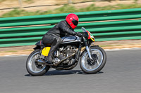 Vintage-motorcycle-club;eventdigitalimages;mallory-park;mallory-park-trackday-photographs;no-limits-trackdays;peter-wileman-photography;trackday-digital-images;trackday-photos;vmcc-festival-1000-bikes-photographs
