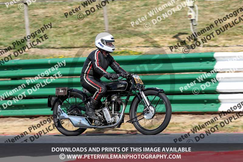 Vintage motorcycle club;eventdigitalimages;mallory park;mallory park trackday photographs;no limits trackdays;peter wileman photography;trackday digital images;trackday photos;vmcc festival 1000 bikes photographs