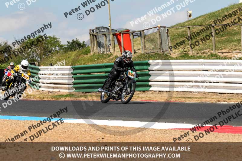 Vintage motorcycle club;eventdigitalimages;mallory park;mallory park trackday photographs;no limits trackdays;peter wileman photography;trackday digital images;trackday photos;vmcc festival 1000 bikes photographs