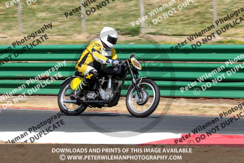 Vintage motorcycle club;eventdigitalimages;mallory park;mallory park trackday photographs;no limits trackdays;peter wileman photography;trackday digital images;trackday photos;vmcc festival 1000 bikes photographs