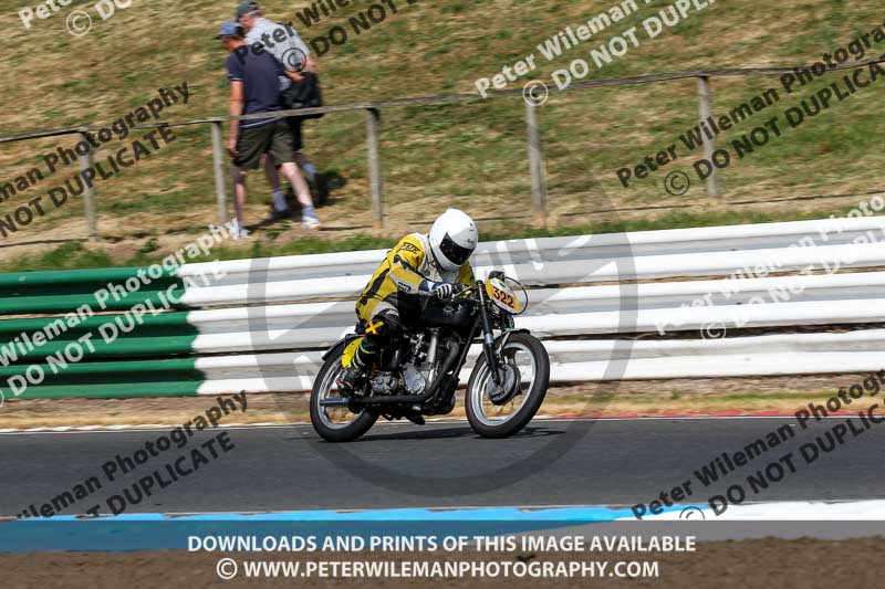Vintage motorcycle club;eventdigitalimages;mallory park;mallory park trackday photographs;no limits trackdays;peter wileman photography;trackday digital images;trackday photos;vmcc festival 1000 bikes photographs