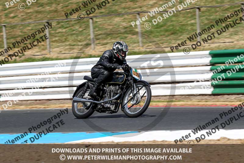 Vintage motorcycle club;eventdigitalimages;mallory park;mallory park trackday photographs;no limits trackdays;peter wileman photography;trackday digital images;trackday photos;vmcc festival 1000 bikes photographs