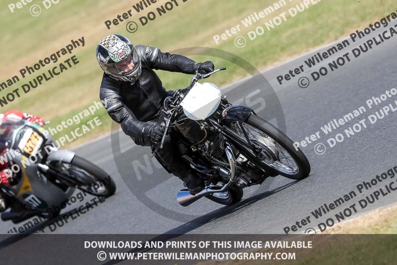 Vintage motorcycle club;eventdigitalimages;mallory park;mallory park trackday photographs;no limits trackdays;peter wileman photography;trackday digital images;trackday photos;vmcc festival 1000 bikes photographs
