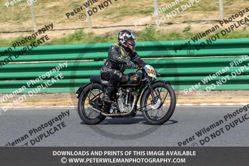 Vintage motorcycle club;eventdigitalimages;mallory park;mallory park trackday photographs;no limits trackdays;peter wileman photography;trackday digital images;trackday photos;vmcc festival 1000 bikes photographs