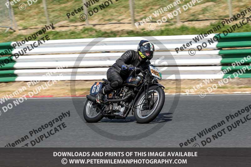 Vintage motorcycle club;eventdigitalimages;mallory park;mallory park trackday photographs;no limits trackdays;peter wileman photography;trackday digital images;trackday photos;vmcc festival 1000 bikes photographs