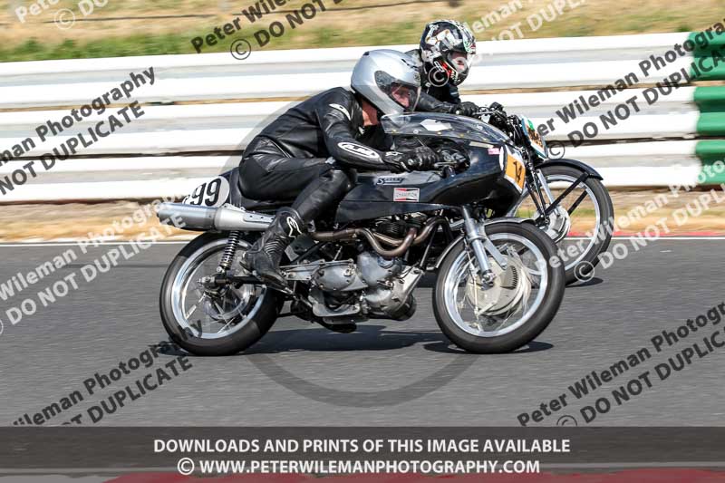 Vintage motorcycle club;eventdigitalimages;mallory park;mallory park trackday photographs;no limits trackdays;peter wileman photography;trackday digital images;trackday photos;vmcc festival 1000 bikes photographs