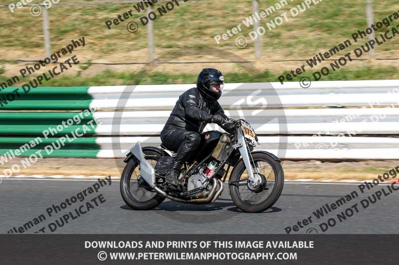 Vintage motorcycle club;eventdigitalimages;mallory park;mallory park trackday photographs;no limits trackdays;peter wileman photography;trackday digital images;trackday photos;vmcc festival 1000 bikes photographs