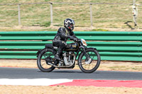 Vintage-motorcycle-club;eventdigitalimages;mallory-park;mallory-park-trackday-photographs;no-limits-trackdays;peter-wileman-photography;trackday-digital-images;trackday-photos;vmcc-festival-1000-bikes-photographs