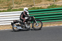 Vintage-motorcycle-club;eventdigitalimages;mallory-park;mallory-park-trackday-photographs;no-limits-trackdays;peter-wileman-photography;trackday-digital-images;trackday-photos;vmcc-festival-1000-bikes-photographs