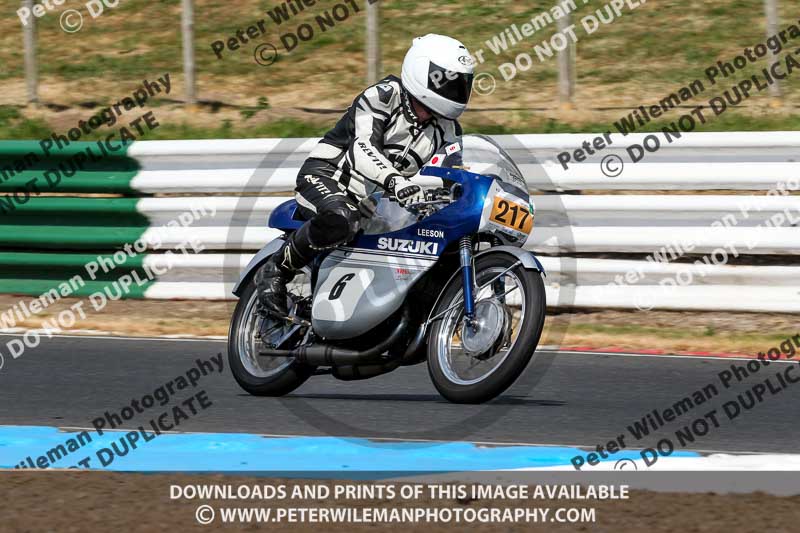 Vintage motorcycle club;eventdigitalimages;mallory park;mallory park trackday photographs;no limits trackdays;peter wileman photography;trackday digital images;trackday photos;vmcc festival 1000 bikes photographs