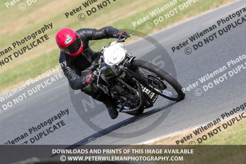 Vintage motorcycle club;eventdigitalimages;mallory park;mallory park trackday photographs;no limits trackdays;peter wileman photography;trackday digital images;trackday photos;vmcc festival 1000 bikes photographs
