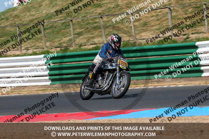 Vintage motorcycle club;eventdigitalimages;mallory park;mallory park trackday photographs;no limits trackdays;peter wileman photography;trackday digital images;trackday photos;vmcc festival 1000 bikes photographs