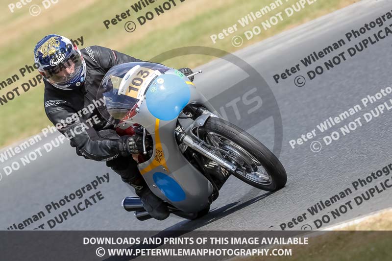 Vintage motorcycle club;eventdigitalimages;mallory park;mallory park trackday photographs;no limits trackdays;peter wileman photography;trackday digital images;trackday photos;vmcc festival 1000 bikes photographs