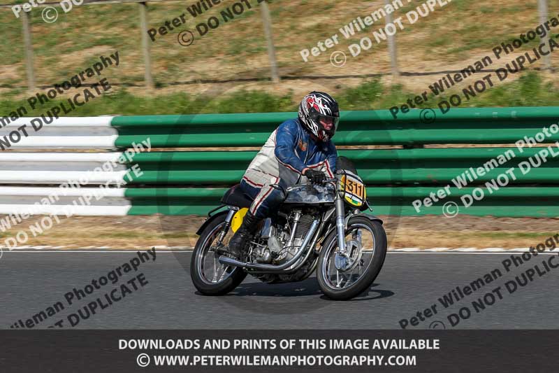 Vintage motorcycle club;eventdigitalimages;mallory park;mallory park trackday photographs;no limits trackdays;peter wileman photography;trackday digital images;trackday photos;vmcc festival 1000 bikes photographs
