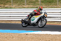 Vintage-motorcycle-club;eventdigitalimages;mallory-park;mallory-park-trackday-photographs;no-limits-trackdays;peter-wileman-photography;trackday-digital-images;trackday-photos;vmcc-festival-1000-bikes-photographs
