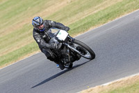 Vintage-motorcycle-club;eventdigitalimages;mallory-park;mallory-park-trackday-photographs;no-limits-trackdays;peter-wileman-photography;trackday-digital-images;trackday-photos;vmcc-festival-1000-bikes-photographs